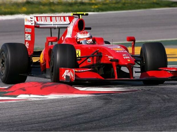 Kimi RäikkönenBarcelona, Circuit de Catalunya Kimi RäikkönenBarcelona, Circuit de Catalunya