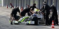 Bild zum Inhalt: Jerez: Bestzeit für Button - Unfall von Rosberg