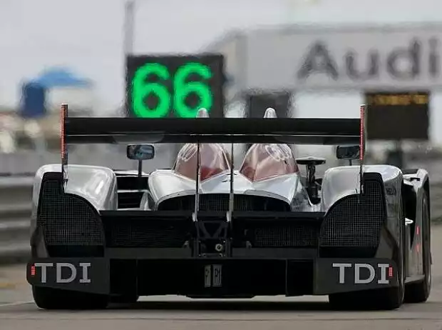 Allan McNish, Rinaldo Capello, Tom Kristensen, Sebring, Sebring International Raceway Titel-Bild zur News: Allan McNish, Rinaldo Capello, Tom Kristensen, Sebring, Sebring International Raceway
