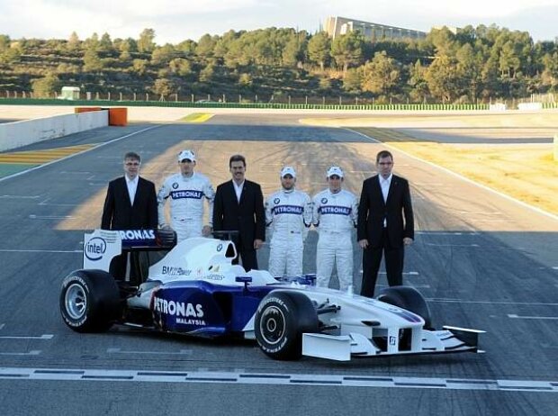 Titel-Bild zur News: Mario Theissen (BMW Motorsport Direktor), Robert Kubica, Nick Heidfeld, Christian Klien, Valencia, Circuit Comunitat Ricardo Tormo