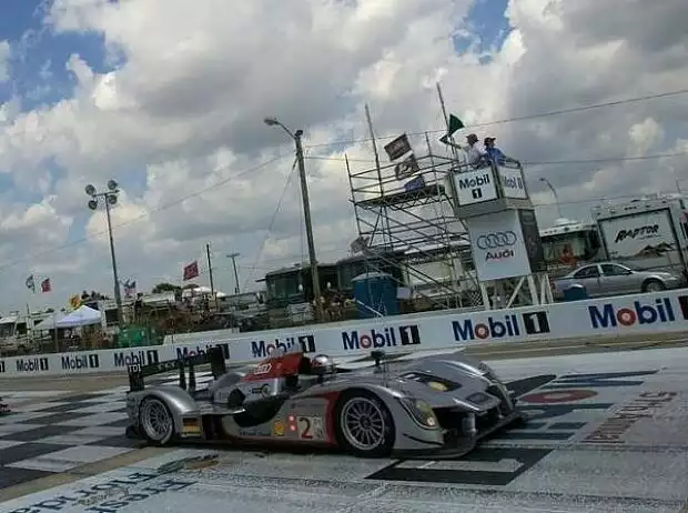 Allan McNish, Rinaldo Capello, Stephan Sarrazin, Tom Kristensen, Sébastien Bourdais, Franck Montagny, Sebring, Sebring International Raceway Titel-Bild zur News: Allan McNish, Rinaldo Capello, Stephan Sarrazin, Tom Kristensen, Sébastien Bourdais, Franck Montagny, Sebring, Sebring International Raceway