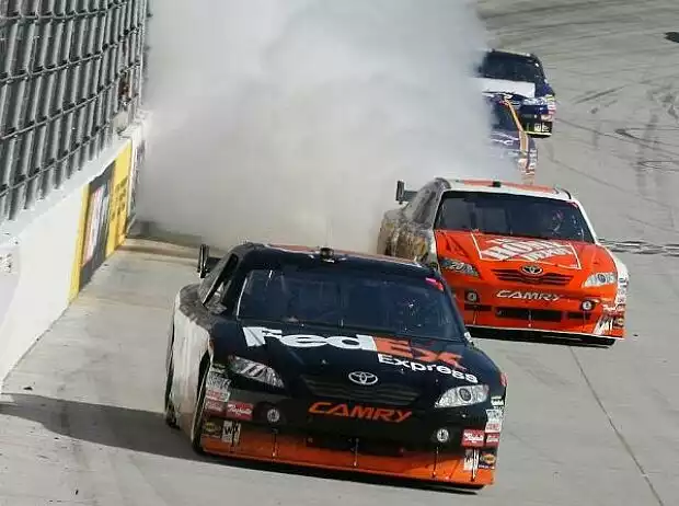 Titel-Bild zur News: Denny Hamlin, Joey LoganoBristol, Bristol Motor Speedway