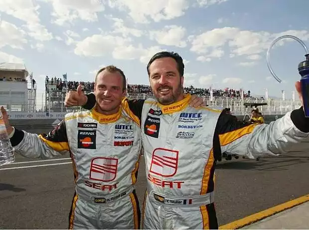 Titel-Bild zur News: Rickard Rydell, Yvan Muller, Miguel E. Abed, Autódromo Miguel E. Abed