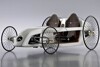 Bild zum Inhalt: Auszubildende von Daimler bauen F-Cell Roadster