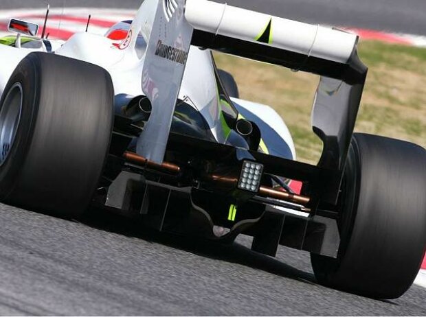 Titel-Bild zur News: Diffusor des Brawn-Mercedes BGP 001, Rubens Barrichello, Barcelona, Circuit de Catalunya