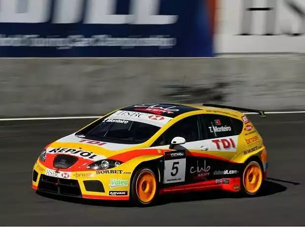 Titel-Bild zur News: Tiago Monteiro, Miguel E. Abed, Autódromo Miguel E. Abed