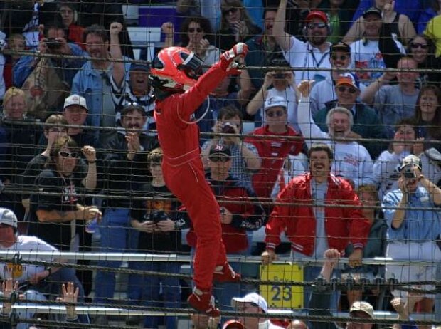 Helio Castroneves 2001 Indy 500 Sieg Penske Spiderman