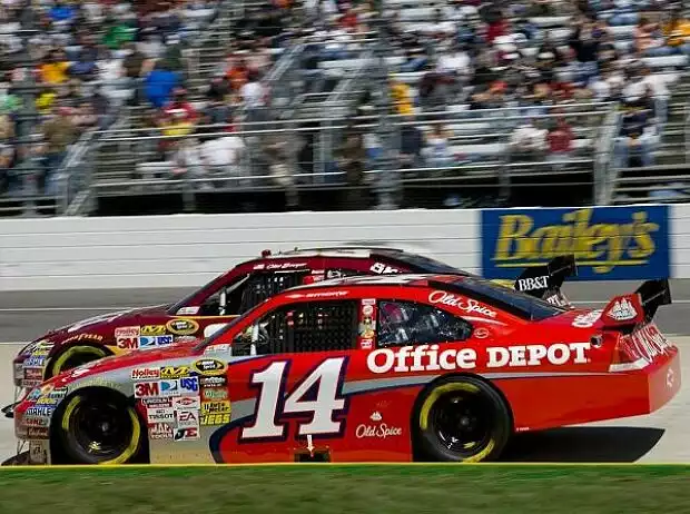 Tony Stewart, Clint BowyerMartinsville, Martinsville Motor Speedway Titel-Bild zur News: Tony Stewart, Clint BowyerMartinsville, Martinsville Motor Speedway