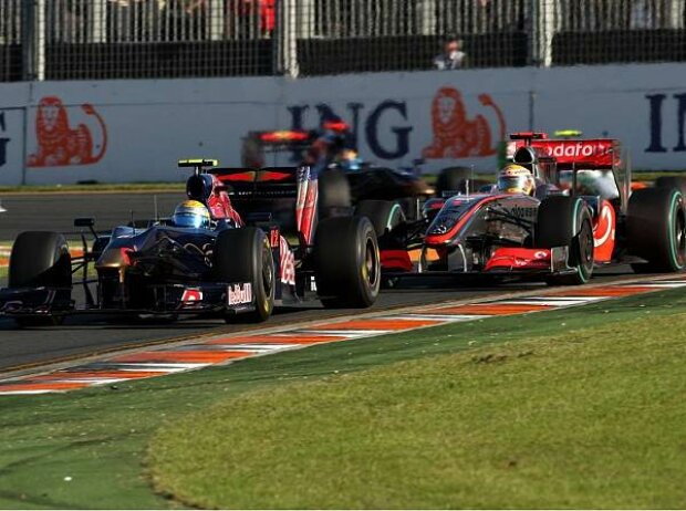 Sebastien Buemi vor Lewis Hamilton, Melbourne, Albert Park