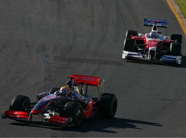 Titel-Bild zur News: Jarno Trulli, Lewis Hamilton