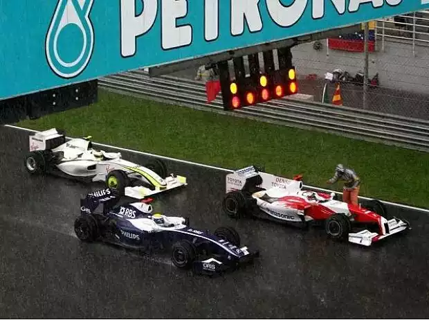 Titel-Bild zur News: Jarno Trulli, Nico Rosberg