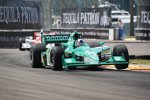  Dario Franchitti lässt fliegen