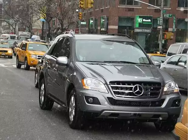 Mit dem Mercdes-Benz ML 450 Hybrid durch den Schneeschauer in New York Titel-Bild zur News: Mit dem Mercdes-Benz ML 450 Hybrid durch den Schneeschauer in New York