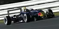 Bild zum Inhalt: Ricciardo mit deutlicher Bestzeit in Oulton Park