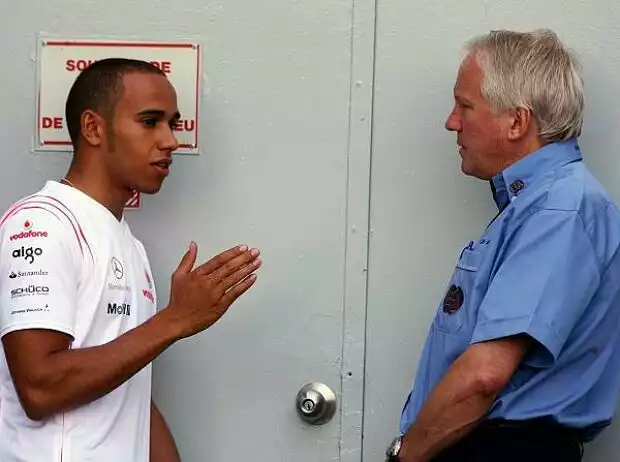 Titel-Bild zur News: Lewis Hamilton und Charlie Whiting