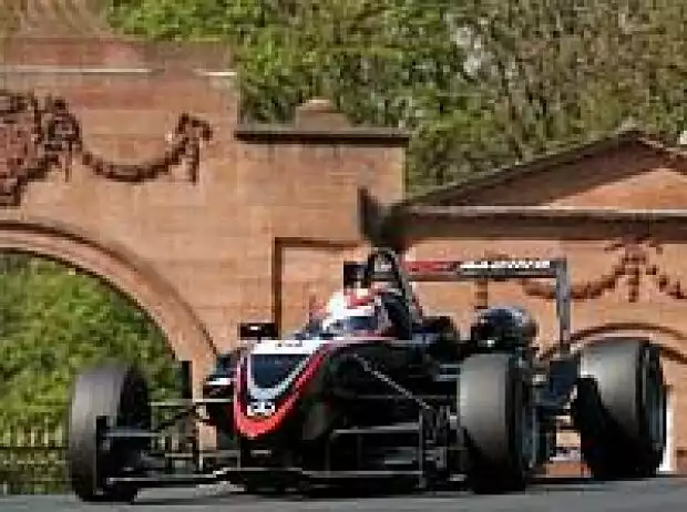 Titel-Bild zur News: Walter Grubmüller Oulton Park