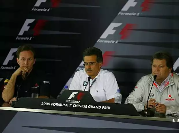 Christian Horner (Teamchef), Mario Theissen (BMW Motorsport Direktor), Norbert Haug (Mercedes-Motorsportchef) Titel-Bild zur News: Christian Horner (Teamchef), Mario Theissen (BMW Motorsport Direktor), Norbert Haug (Mercedes-Motorsportchef)