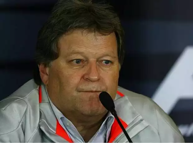 Norbert Haug (Mercedes-Motorsportchef) Titel-Bild zur News: Norbert Haug (Mercedes-Motorsportchef)