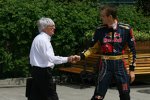 Bernie Ecclestone (Formel-1-Chef) und Sébastien Bourdais (Toro Rosso) 