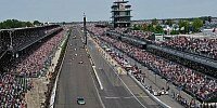 Bild zum Inhalt: 40 Autos beim Indy 500