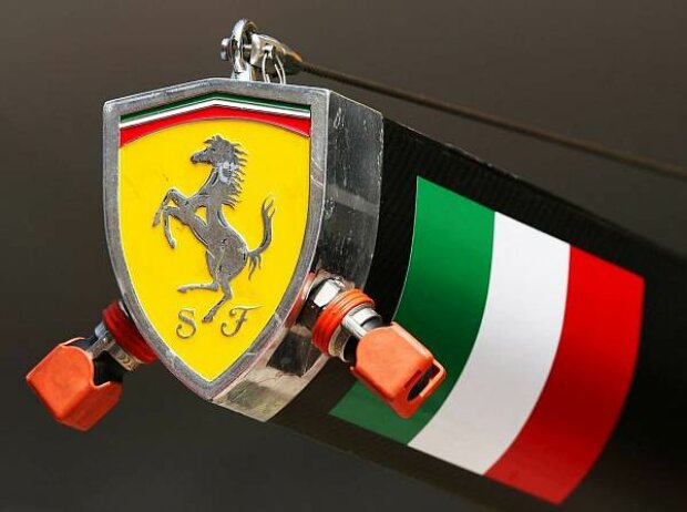 Titel-Bild zur News: Ferrari-Equipment