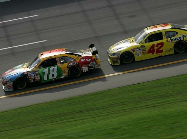 Kyle Busch Juan Pablo Montoya Kyle Busch Juan Pablo Montoya