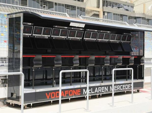Titel-Bild zur News: Kommandostand von McLaren-Mercedes