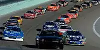 Bild zum Inhalt: Hybrid-Pace-Car beim Coca-Cola 600