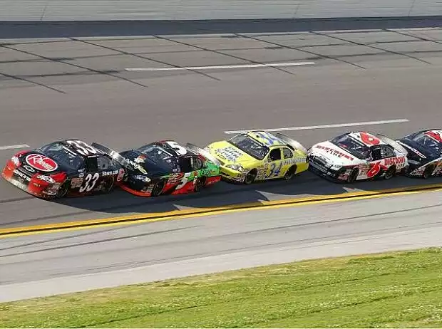 Dale Earnhardt Jun., Tony Raines, Ryan Newman, David Ragan, Joey Logano Titel-Bild zur News: Dale Earnhardt Jun., Tony Raines, Ryan Newman, David Ragan, Joey Logano