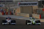 Robert Kubica (BMW Sauber F1 Team) gratuliert Jenson Button (Brawn) 