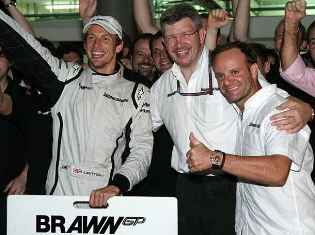 Jenson Button, Rubens Barrichello, Ross Brawn (Teamchef)