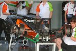 Ein Force India kopfüber