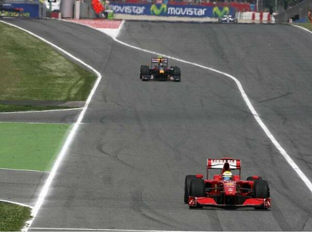 Titel-Bild zur News: Felipe Massa vor Sebastian Vettel