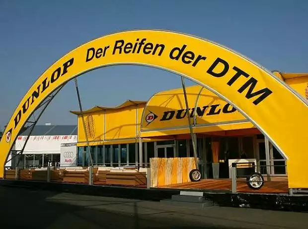 Titel-Bild zur News: Dunlop VIP-Zelt