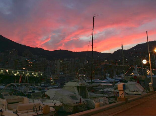 Titel-Bild zur News: Sonnenuntergang in Monaco