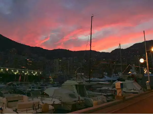 Titel-Bild zur News: Sonnenuntergang in Monaco