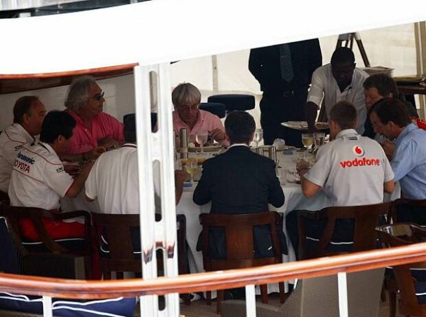 Titel-Bild zur News: Treffen der Teamchefs in Monaco
