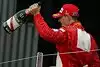 Bild zum Inhalt: Alesi freut sich mit Button