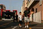 Rubens Barrichello (Brawn) mitsamt Sohn