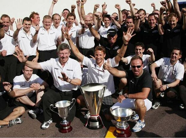 Titel-Bild zur News: Jenson Button, Rubens Barrichello, Ross Brawn (Teamchef)