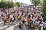 Die Indy-Fans strömen auf das Gelände