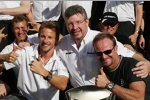 Jenson Button, Ross Brawn (Teamchef) und Rubens Barrichello (Brawn) 