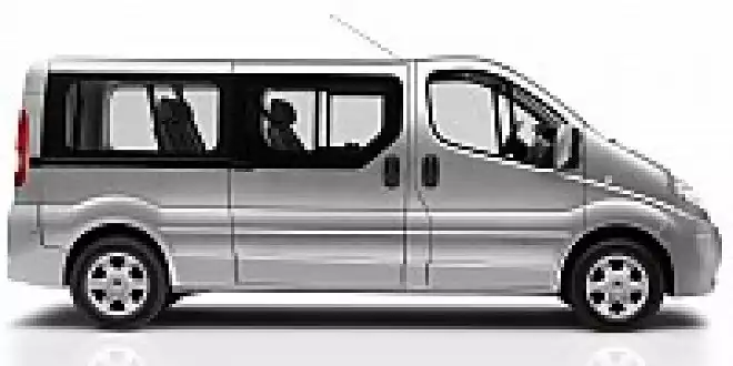Renault Trafic Passenger jetzt auch mit langem Radstand