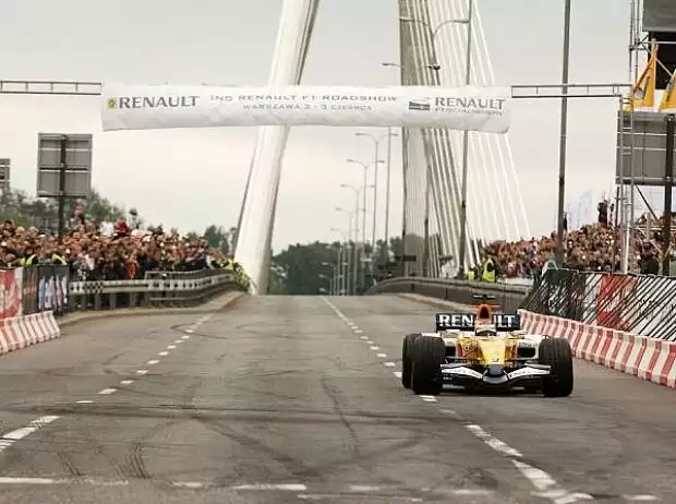 Renault-Demo in Warschau Titel-Bild zur News: Renault-Demo in Warschau