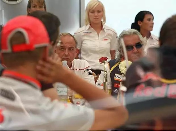 Titel-Bild zur News: John Howett und Flavio Briatore