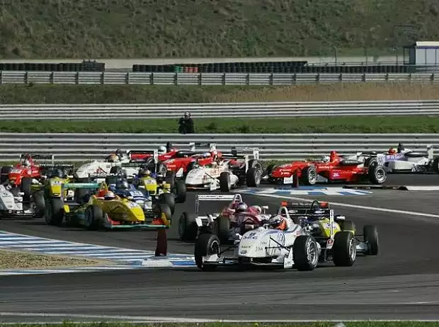 Formel-3-Cup Titel-Bild zur News: Formel-3-Cup
