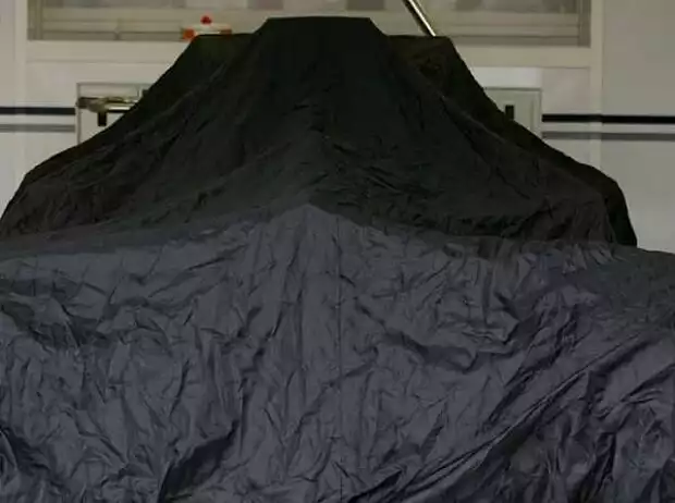 Williams Box FW31 Titel-Bild zur News: Williams Box FW31