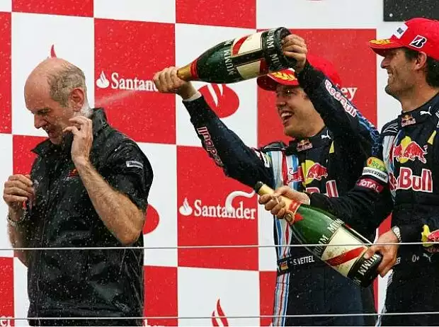 Adrian Newey (Technischer Direktor), Sebastian Vettel, Mark Webber Titel-Bild zur News: Adrian Newey (Technischer Direktor), Sebastian Vettel, Mark Webber