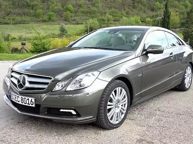 Mercedes-Benz E-Klasse Titel-Bild zur News: Mercedes-Benz E-Klasse