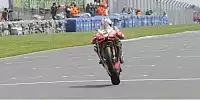 Bild zum Inhalt: Biaggi in Donington: Pokal und Verletzung